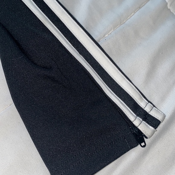 Adidas Original Superstar Trackpants - Picture 4 of 5